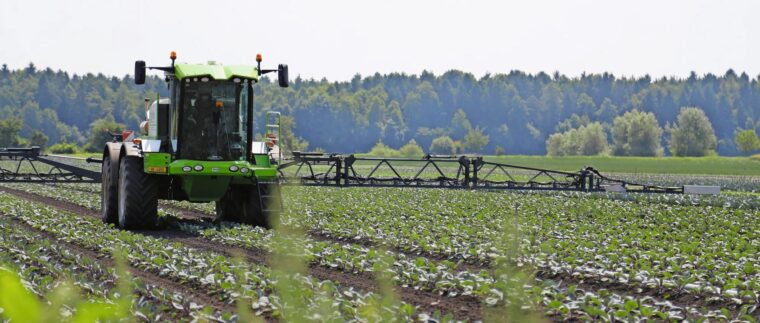 Laut Johannes Hunkeler vom BLW führt die Onlineplattform künftig zu weniger Aufwand für die Landwirtschaft. Bilder: Jonas Ingold, LID