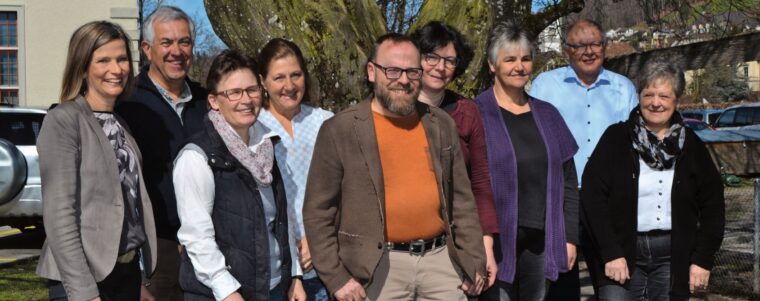 Vorstand und Geschäftsleitung: Caroline Barth, Walter Signer, Antonia Messmer, Heidi Mächler, Hanspeter Stark, Annemarie Jenni, Therese Nyffeler, Daniel Schneider und Brigitte Ulrich (von links).