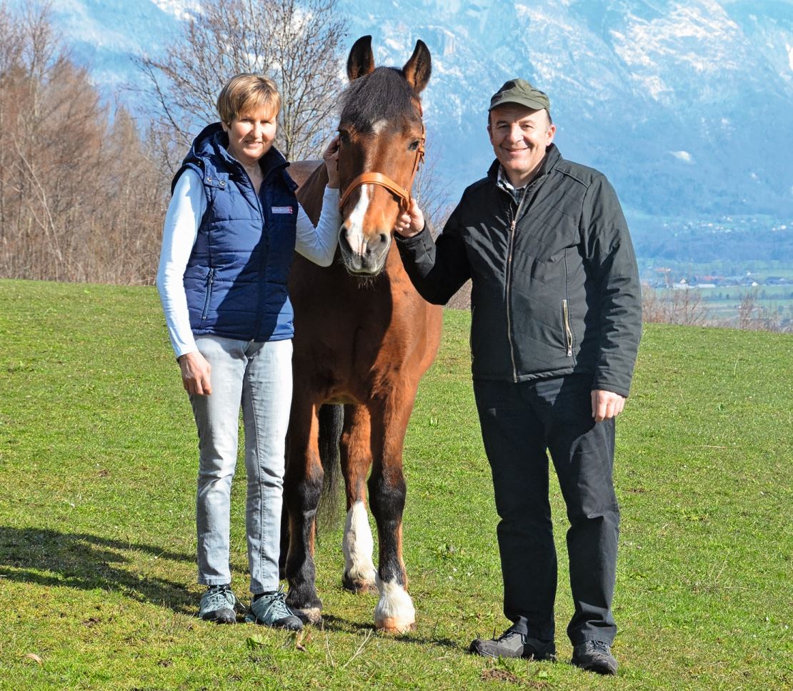 Elisabeth und Martin Keller sind stolz auf ihre Freiberger Zucht sowie auf ihre Stammstute Mädi.