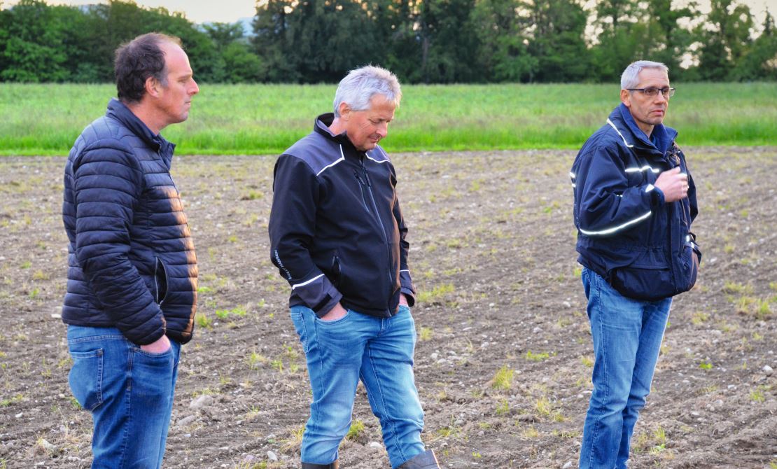 Andreas Ehrismann, Erich Schildknecht und Roland Walder (von links) gaben Tipps und Empfehlungen für den Maisanbau.