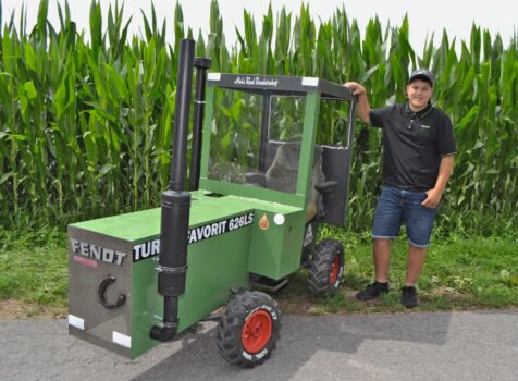 Ein halbes Jahr arbeitete der 15-jährige Alois Kind, bis sein Fendt-Modell fertiggestellt war.