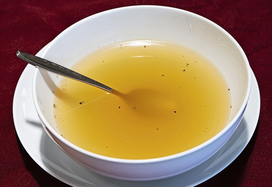 Einen Teller Suppe gibt es beim Fasten als Mittagessen.