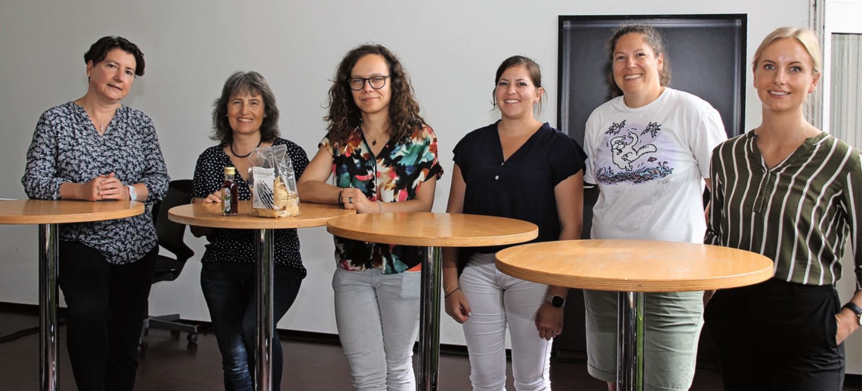 Frauen auf dem Podium: Petra Jorasch, Claudia Wüst, Jeanine Ammann, Chantal Tobler, Manuela Meier und Moderatorin Angelika Hardegger (von links).