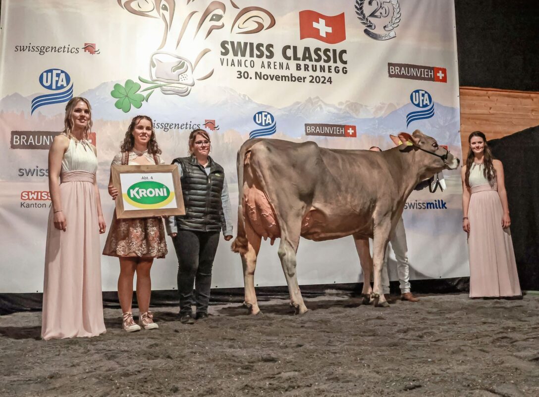 Emerita von Christian Beeler gewinnt die Abteilung 4. Bilder: Braunvieh Schweiz